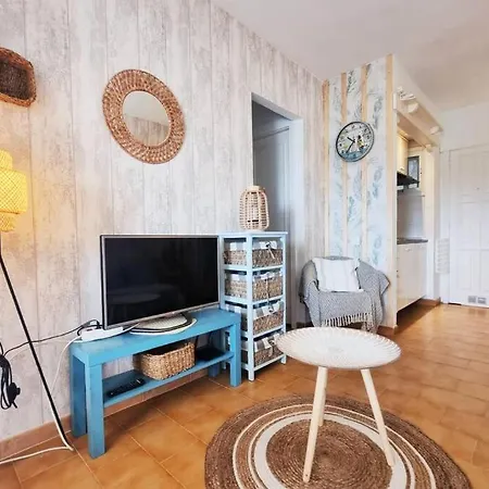 Stylish With Sea Views