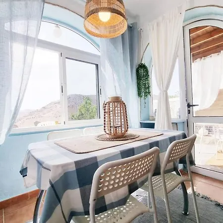 Сasa de vacaciones Stylish With Sea Views *